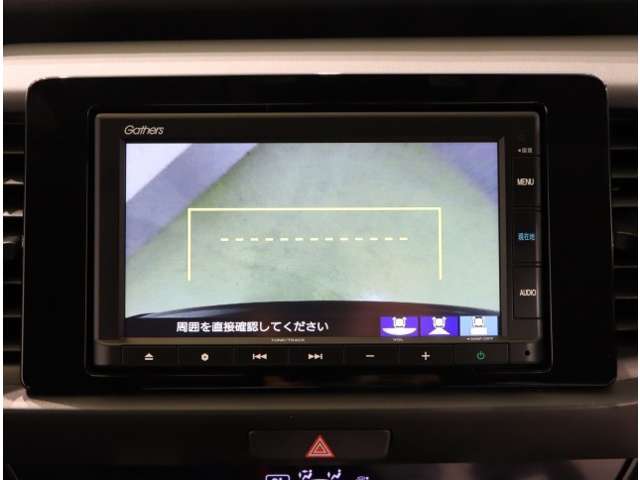 UZ0048376507_38_001.jpg