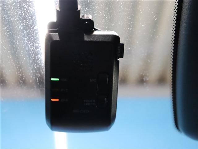 UJ0048446719_10_001.jpg
