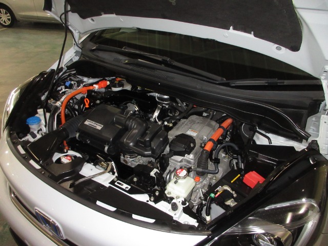 UZ0048406472_4_004.jpg