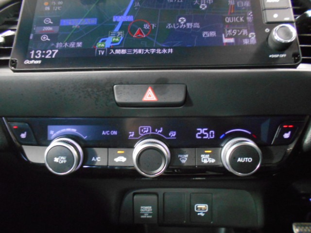 UZ0047568949_35_002.jpg