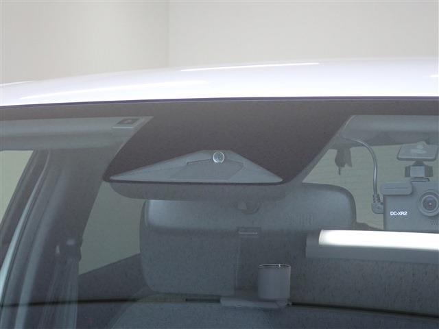 UJ0048279763_12_001.jpg