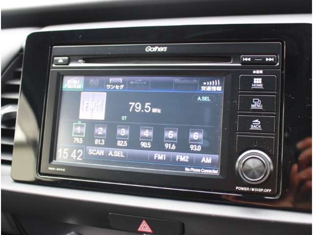 UZ0048214674_5_002.jpg