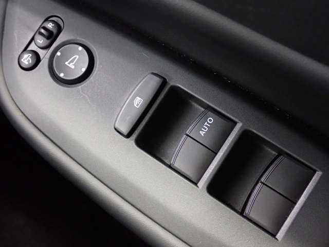 UJ0048415396_36_001.jpg