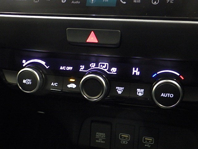 UZ0048019004_11_001.jpg