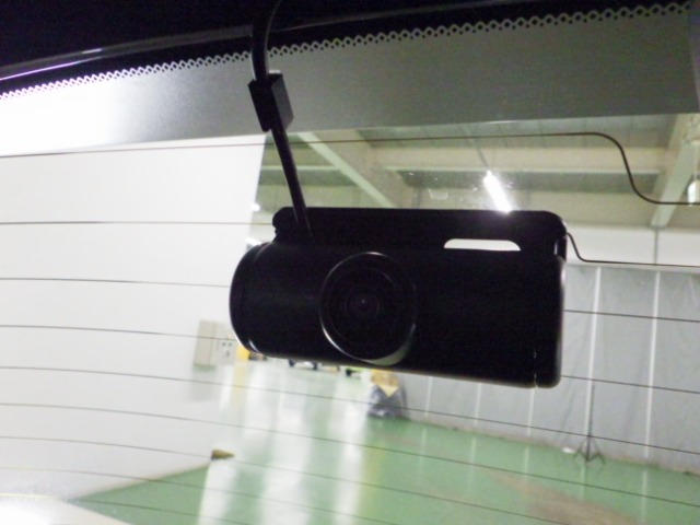 UZ0048562861_10_002.jpg