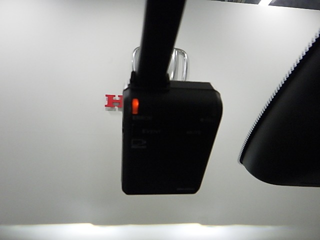 UZ0048562861_2_002.jpg