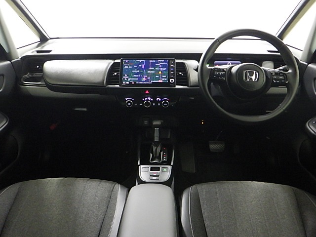 UZ0048562861_8_002.jpg