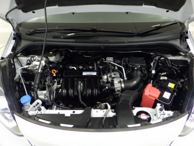 UZ0048415917_32_001.jpg