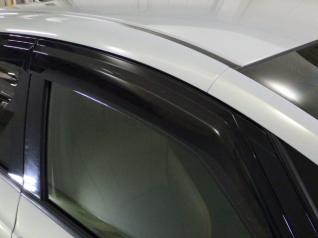 UZ0048415917_34_001.jpg