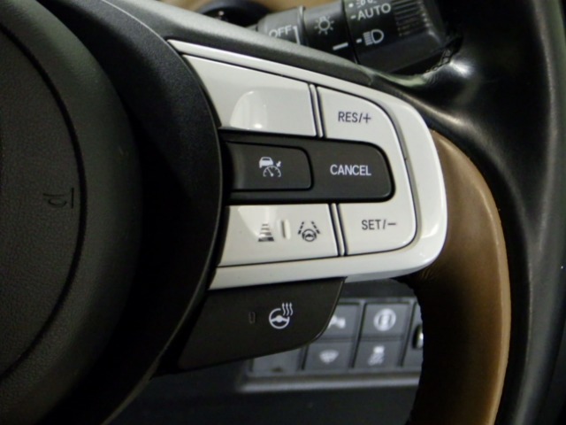 UZ0048415917_35_001.jpg