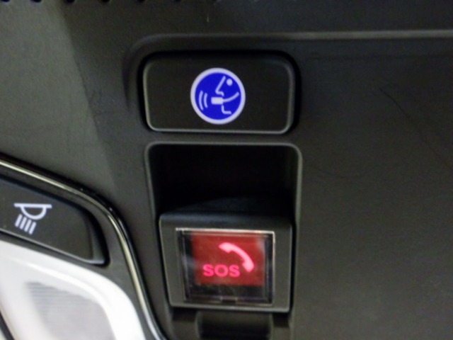 UZ0048415917_37_001.jpg