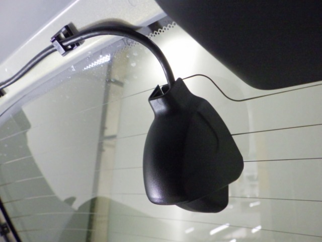 UZ0048415917_4_001.jpg