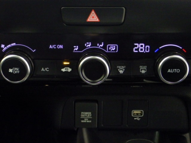 UZ0048240588_31_001.jpg