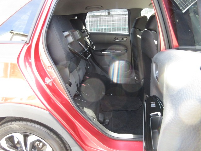 UZ0047632380_10_001.jpg