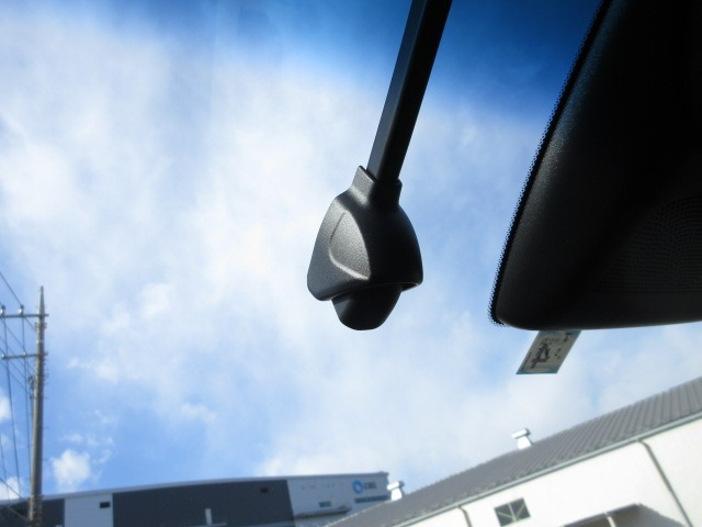 UZ0047632380_2_001.jpg