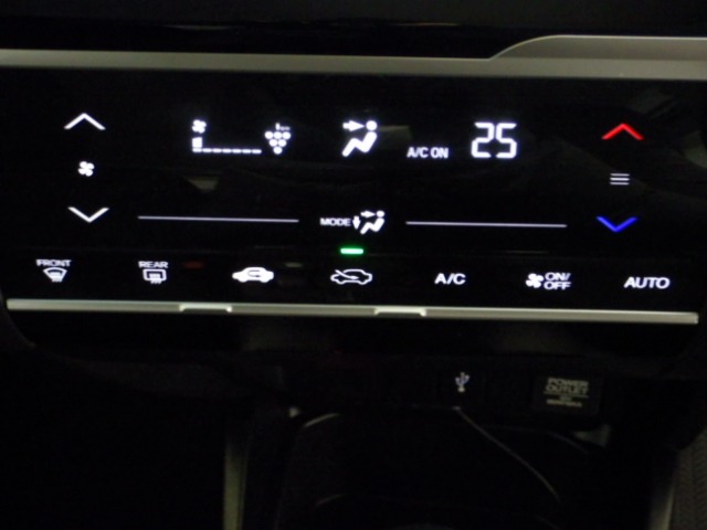 UZ0048171007_6_001.jpg