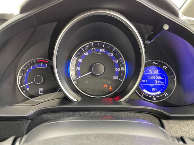 UZ0048279294_7_002.jpg