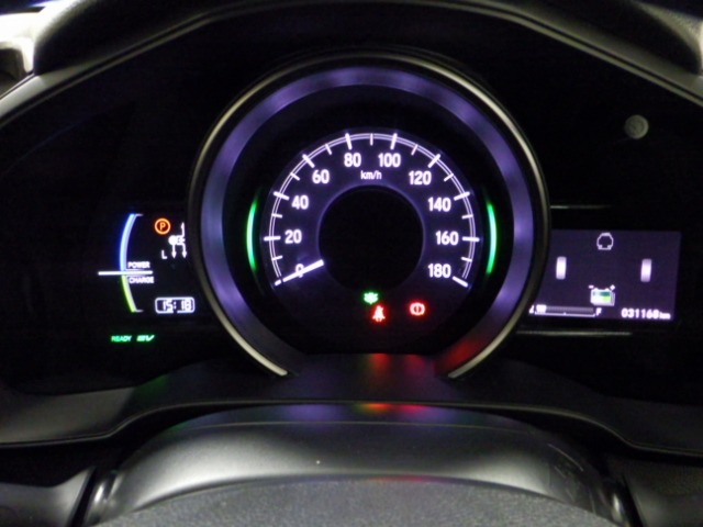 UZ0047759425_18_003.jpg