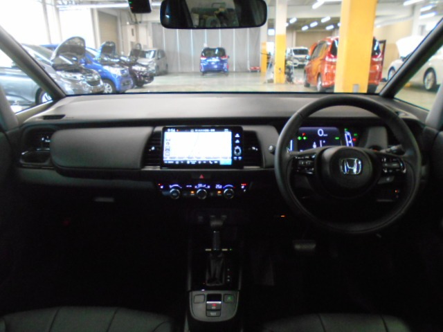 UZ0048157535_1_002.jpg