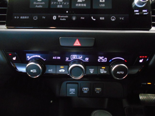 UZ0048157535_30_002.jpg