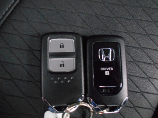 UZ0048157535_36_001.jpg