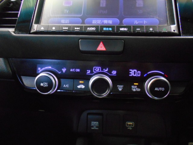 UZ0047911776_19_003.jpg