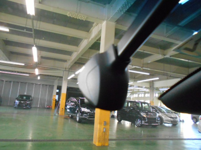 UZ0047911776_3_001.jpg