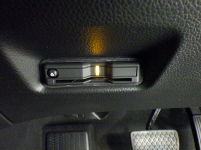 UZ0047428691_18_001.jpg