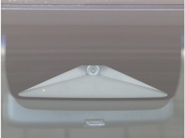 UZ0048445925_37_001.jpg