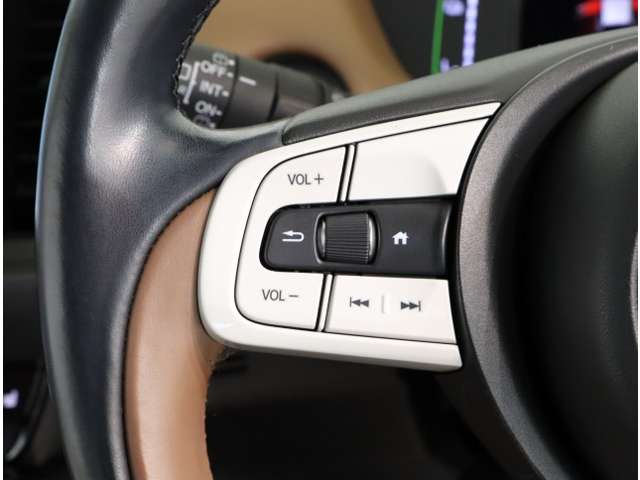 UZ0048445925_42_001.jpg