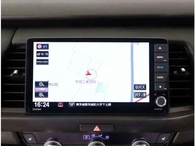 UZ0048249643_3_001.jpg
