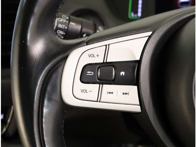 UZ0048249643_44_001.jpg