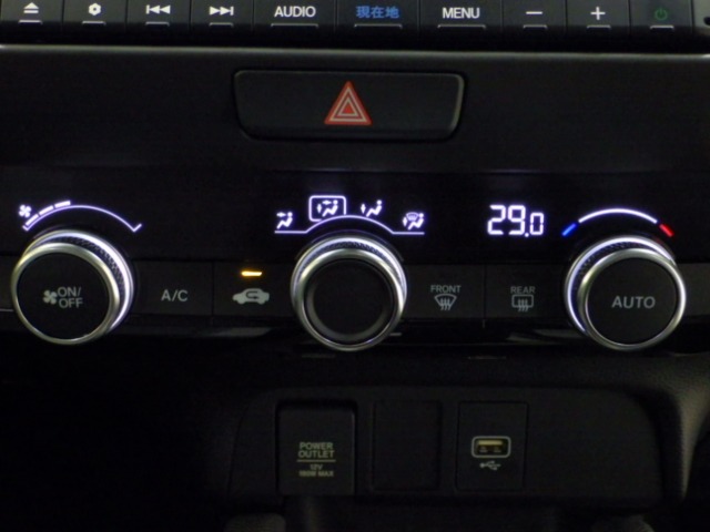 UZ0048162088_31_001.jpg