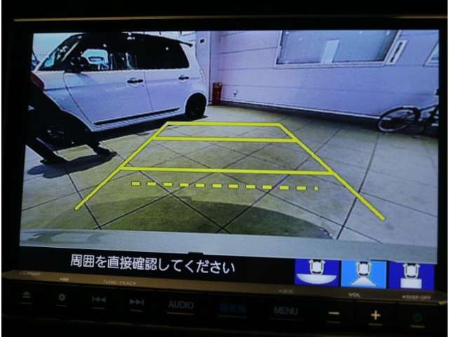 UZ0046972790_19_002.jpg