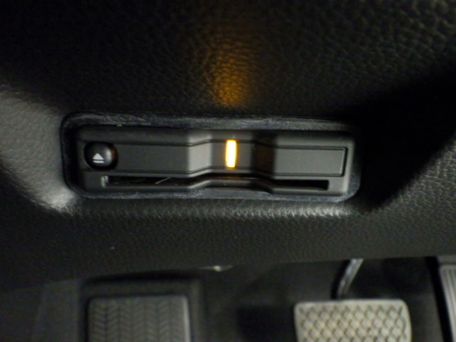 UZ0048378999_10_001.jpg