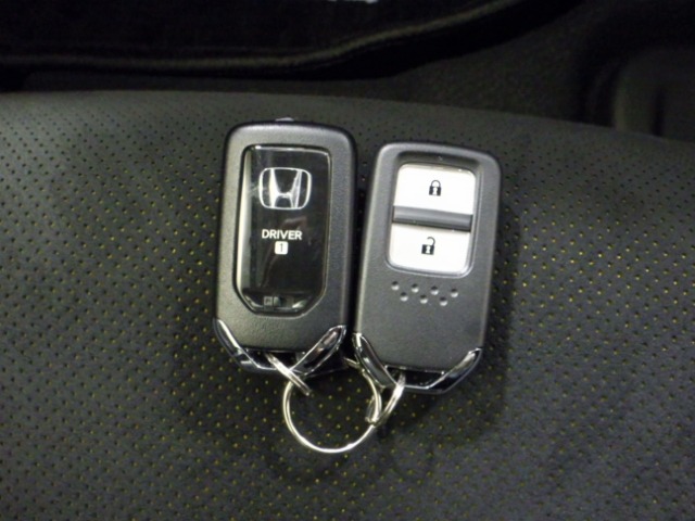 UZ0048378999_13_001.jpg