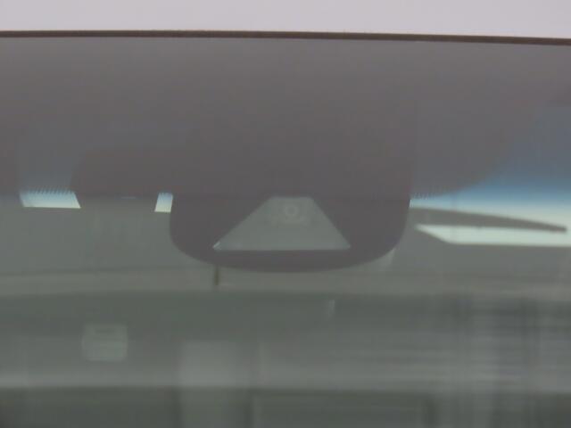 UZ0047662871_38_001.jpg