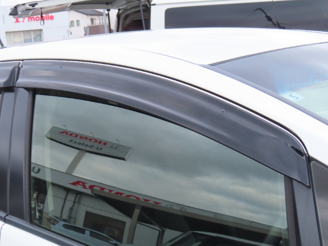 UZ0047691492_55_001.jpg
