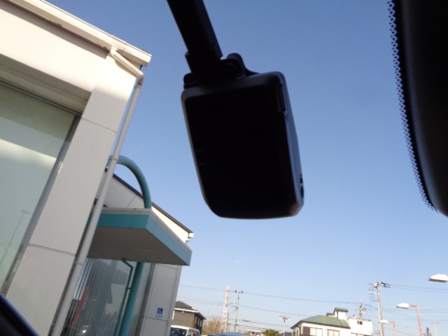UZ0048146695_12_002.jpg