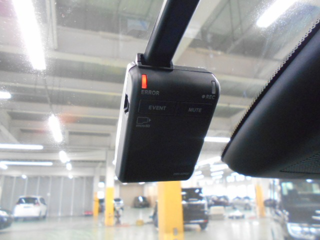 UZ0048291516_5_002.jpg