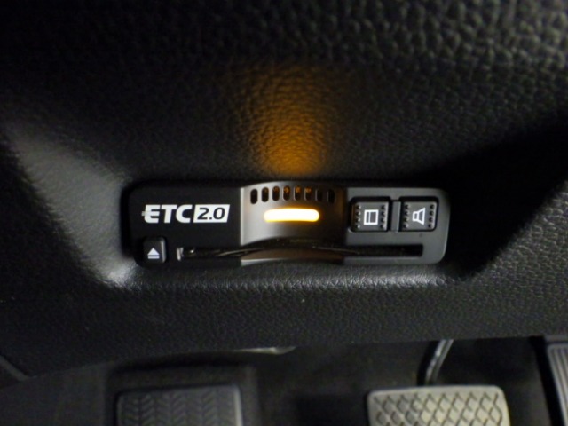 UZ0048291516_8_002.jpg