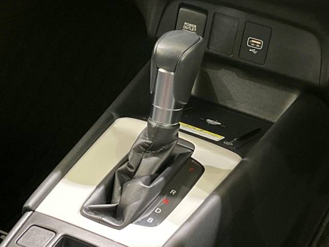 UZ0048074428_44_001.jpg