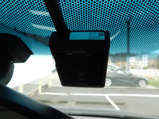 UZ0047783571_4_001.jpg