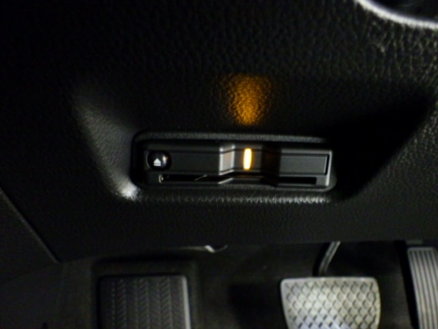 UZ0048488796_38_002.jpg