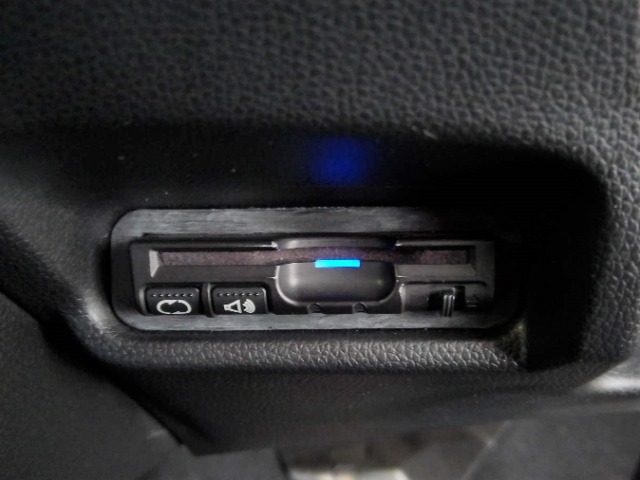 UZ0048453289_10_001.jpg