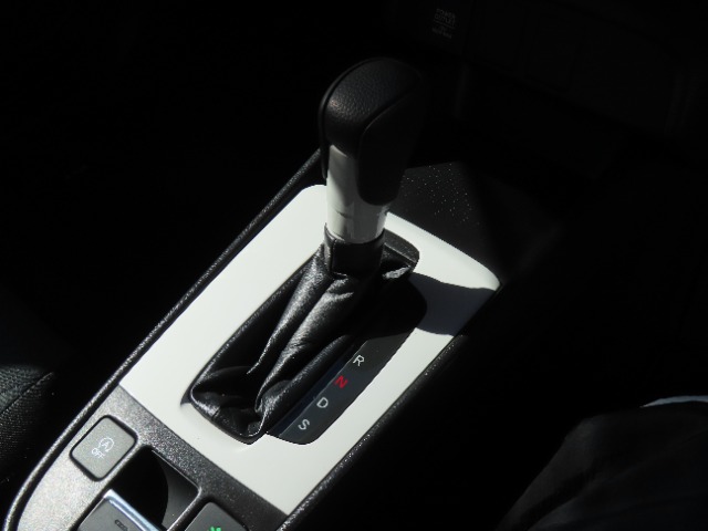 UZ0048089695_19_001.jpg