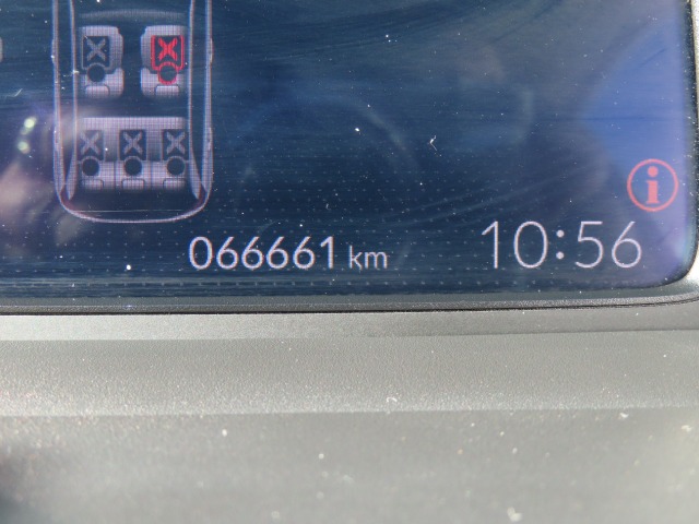UZ0048089695_32_001.jpg