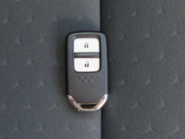UZ0048089695_48_001.jpg