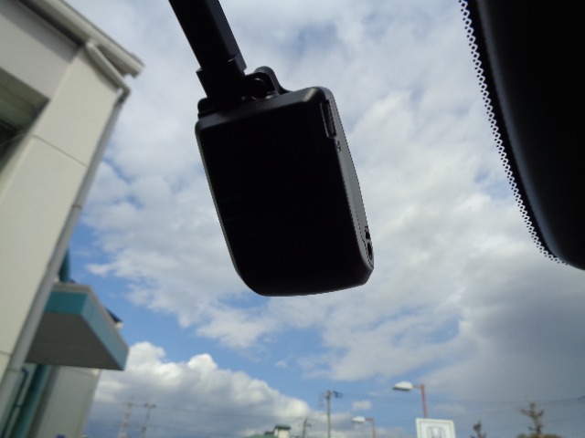 UZ0048544875_3_001.jpg