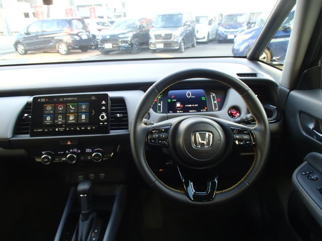 UZ0048375596_11_001.jpg